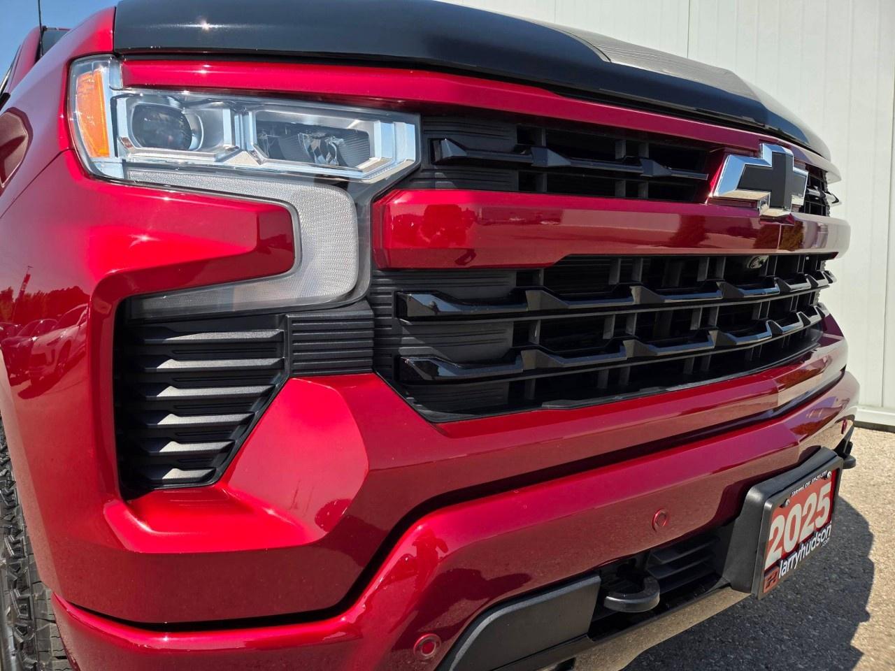 2025 Chevrolet Silverado 1500 Crew Cab Short Box 4-Wheel Drive RST Photo1