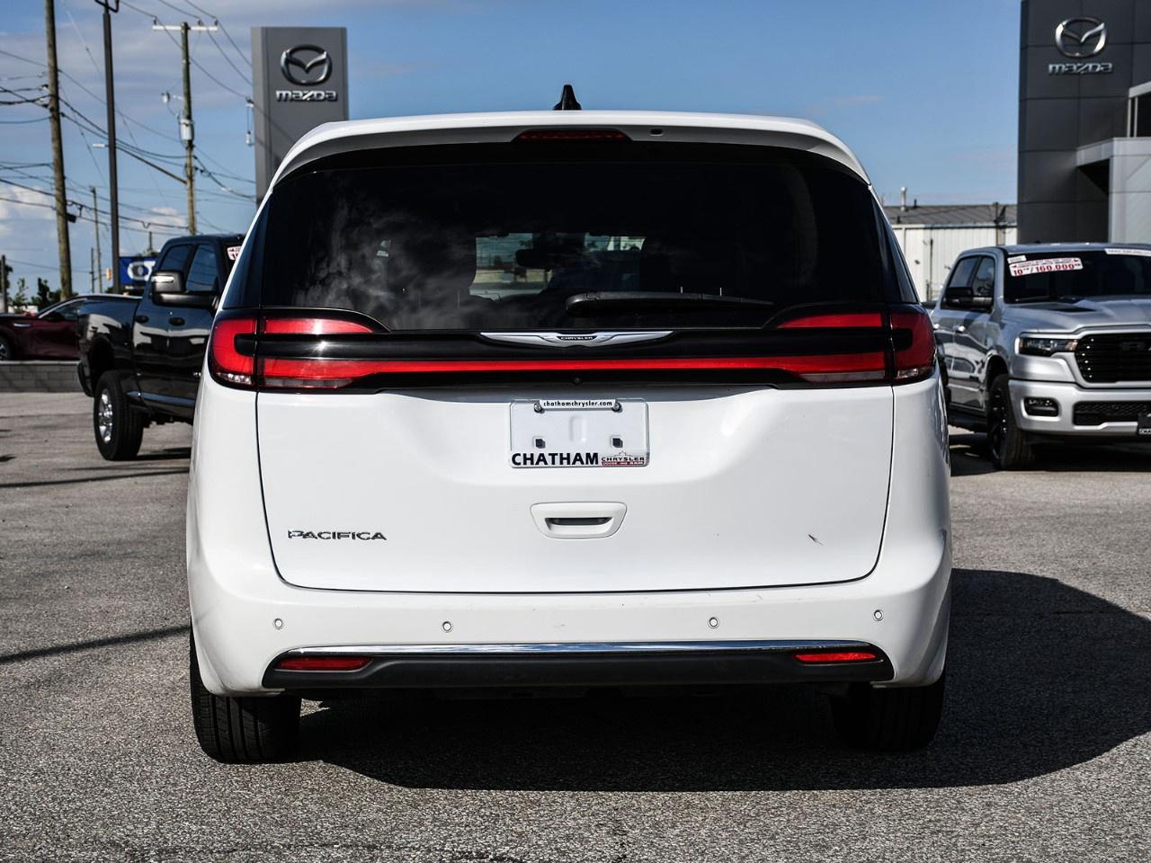 2024 Chrysler Pacifica TOURING-L FWD Photo