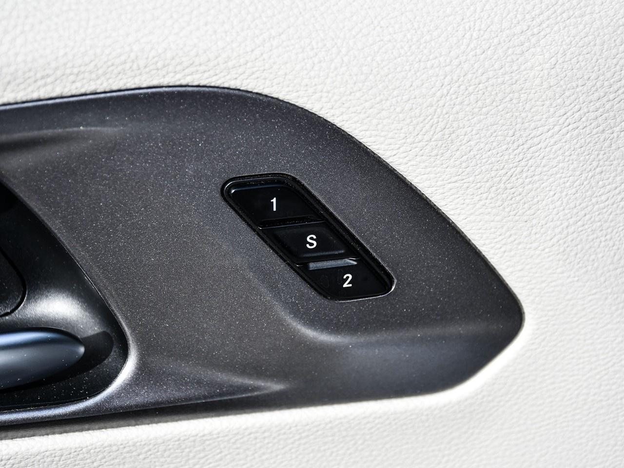 2024 Chrysler Pacifica TOURING-L FWD Photo