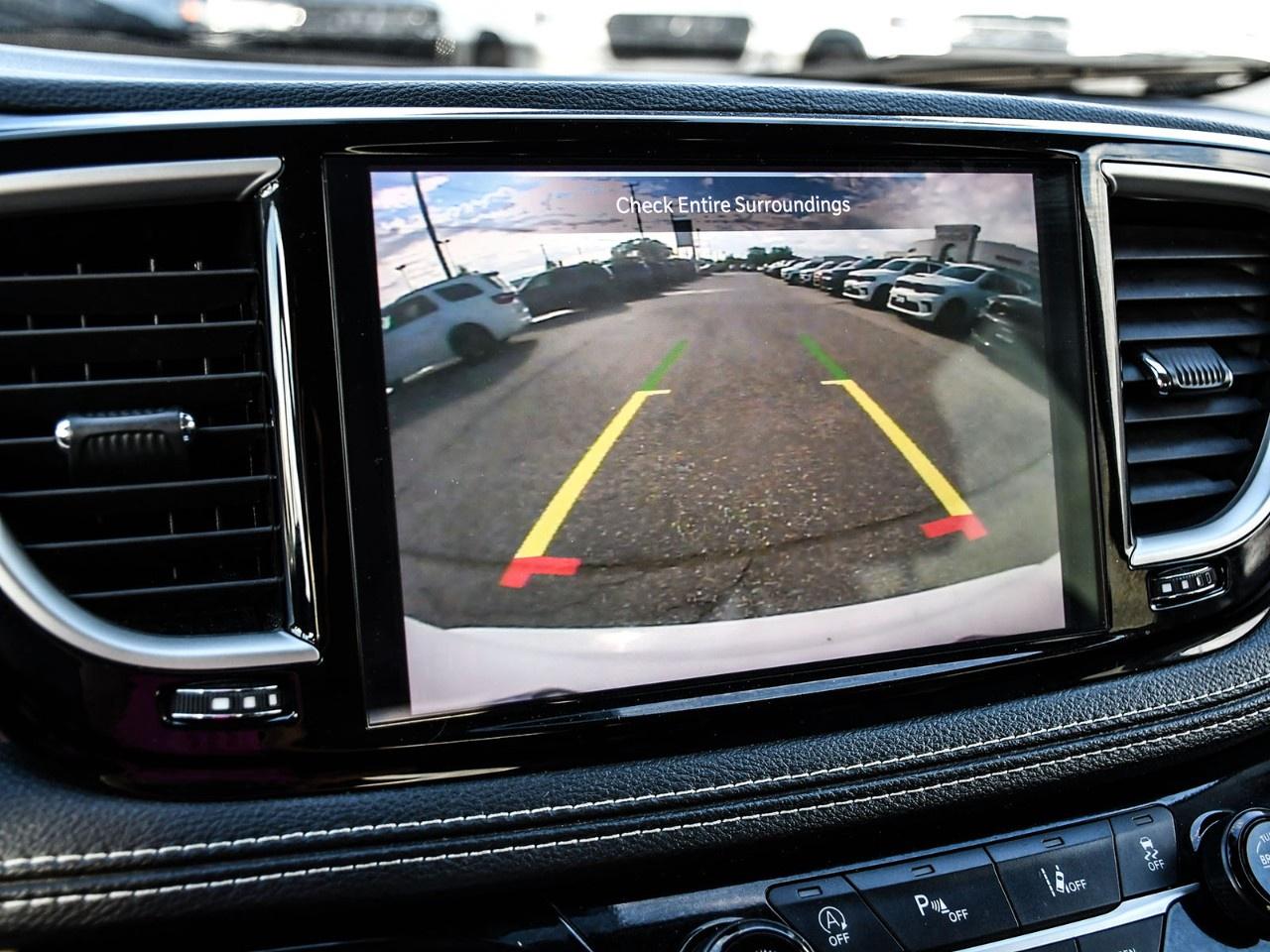 2024 Chrysler Pacifica TOURING-L FWD Photo