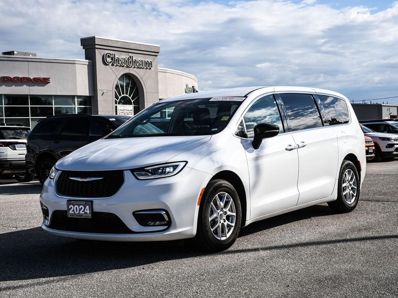2024 Chrysler Pacifica TOURING-L FWD Photo