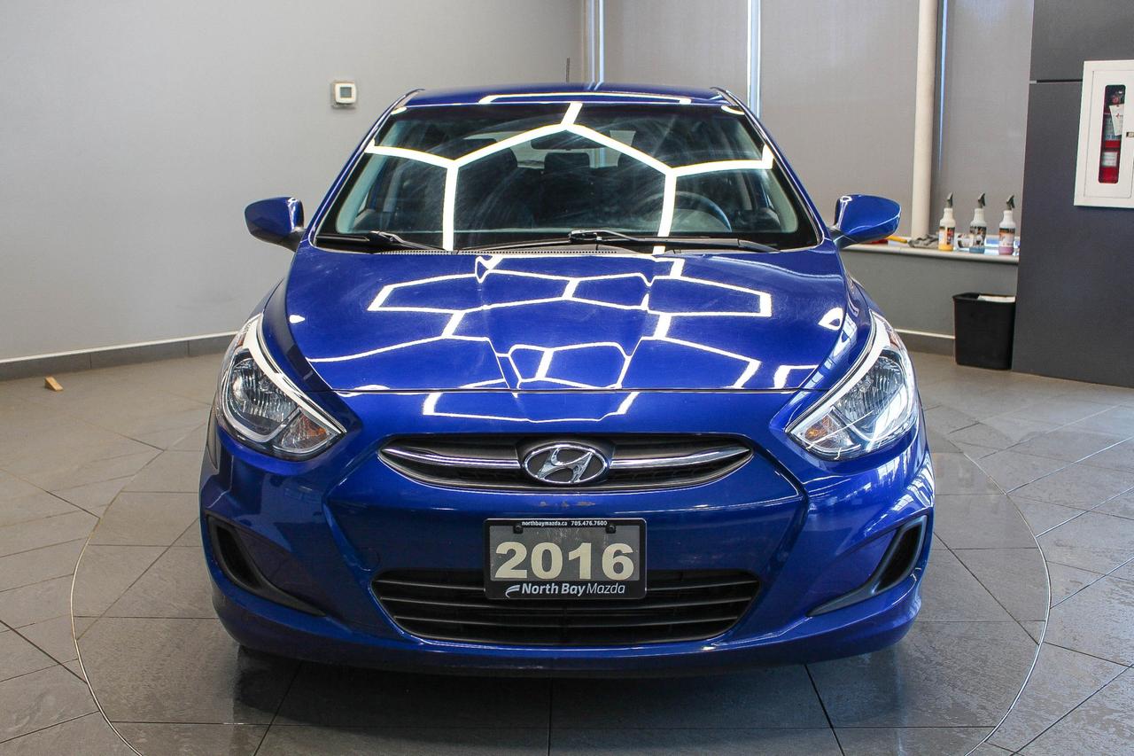 2016 Hyundai Accent SE CLOTH UPHOLSTERY - LOW KMS - CLEAN CARFAX! Photo