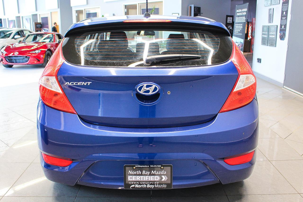 2016 Hyundai Accent SE CLOTH UPHOLSTERY - LOW KMS - CLEAN CARFAX! Photo