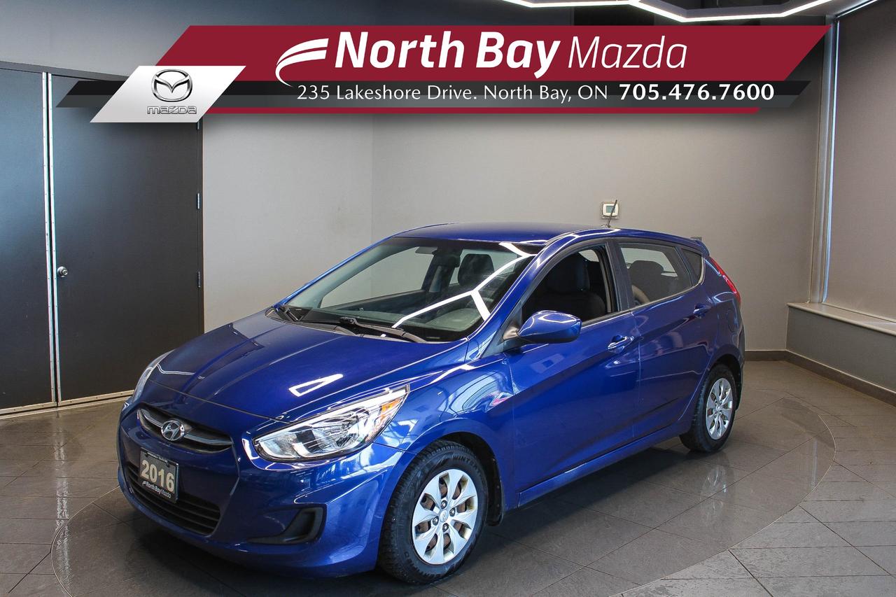 2016 Hyundai Accent SE CLOTH UPHOLSTERY - LOW KMS - CLEAN CARFAX! Photo