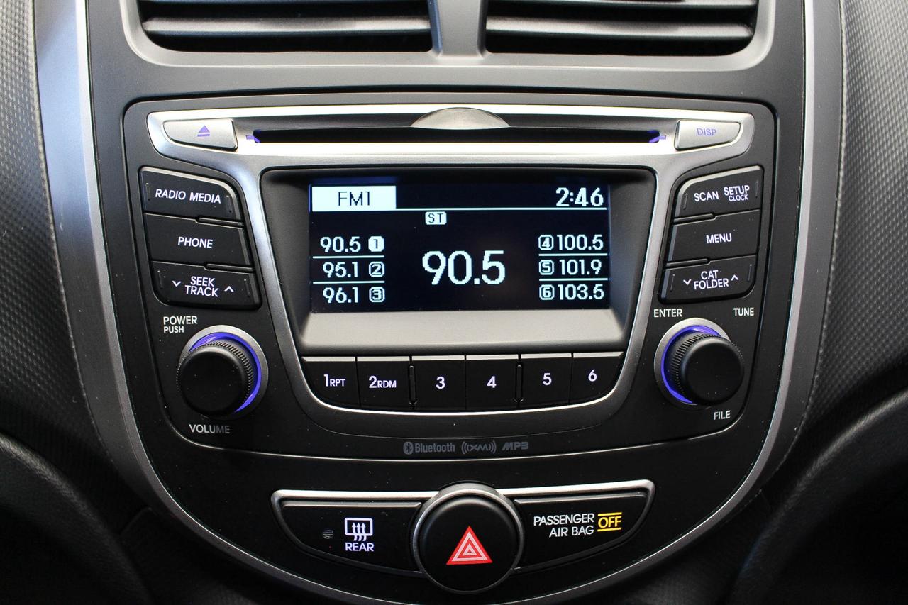 2016 Hyundai Accent SE CLOTH UPHOLSTERY - LOW KMS - CLEAN CARFAX! Photo