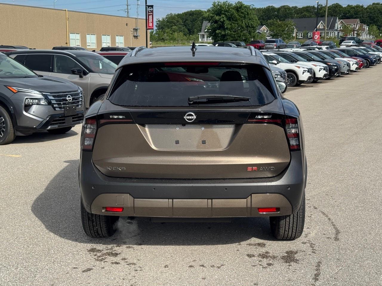 2026 Nissan Kicks SR AWD Photo3