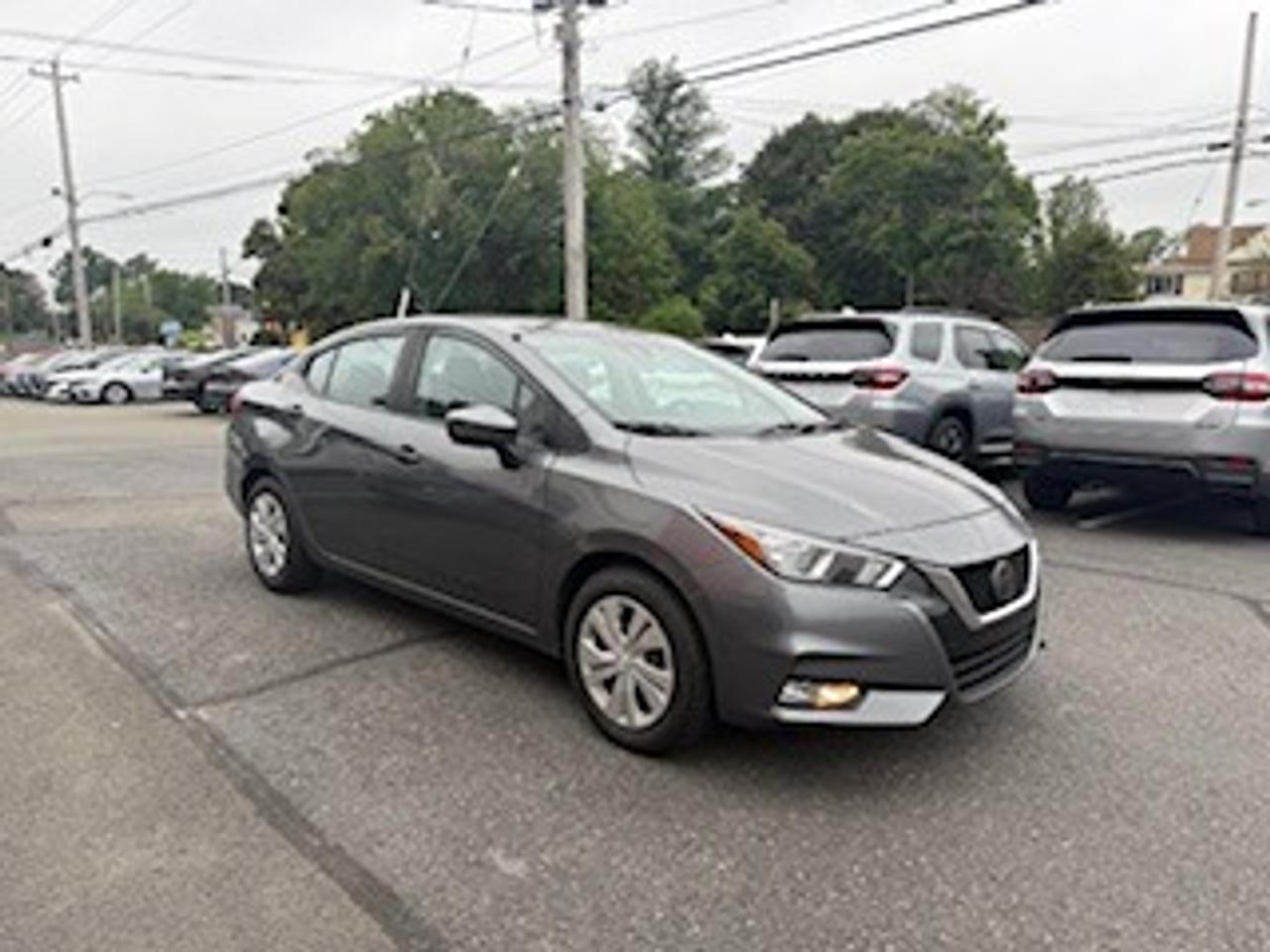 2021 Nissan Versa S Photo