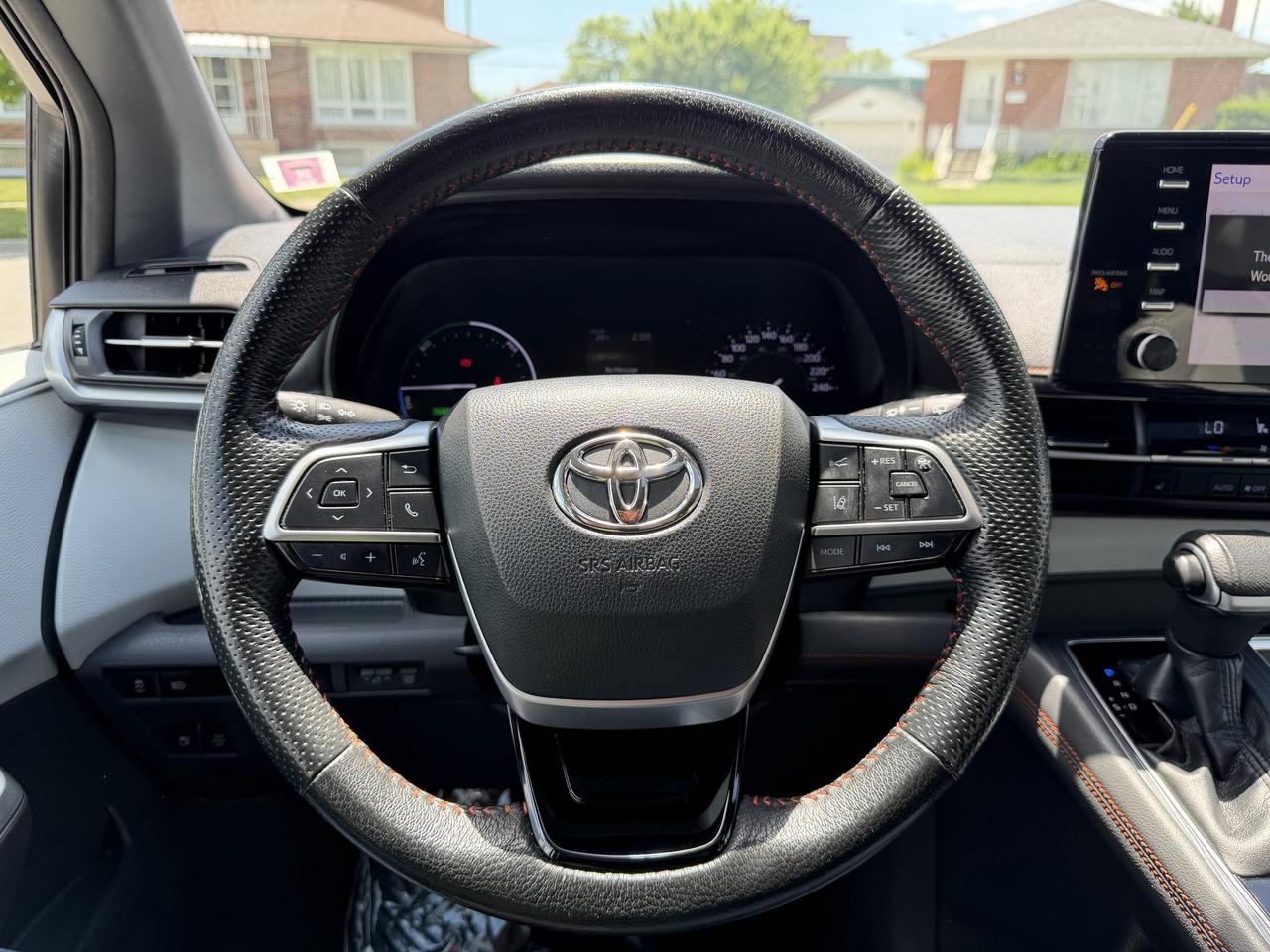 2022 Toyota Sienna XSE 7-Passenger FWD Photo