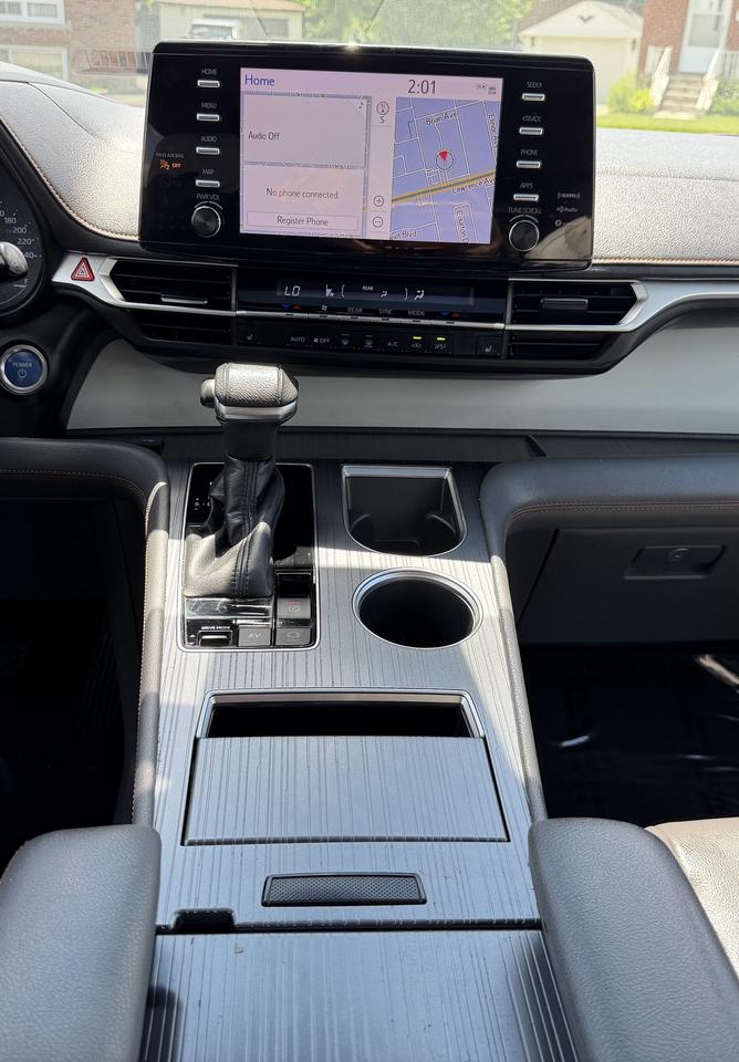 2022 Toyota Sienna XSE 7-Passenger FWD Photo