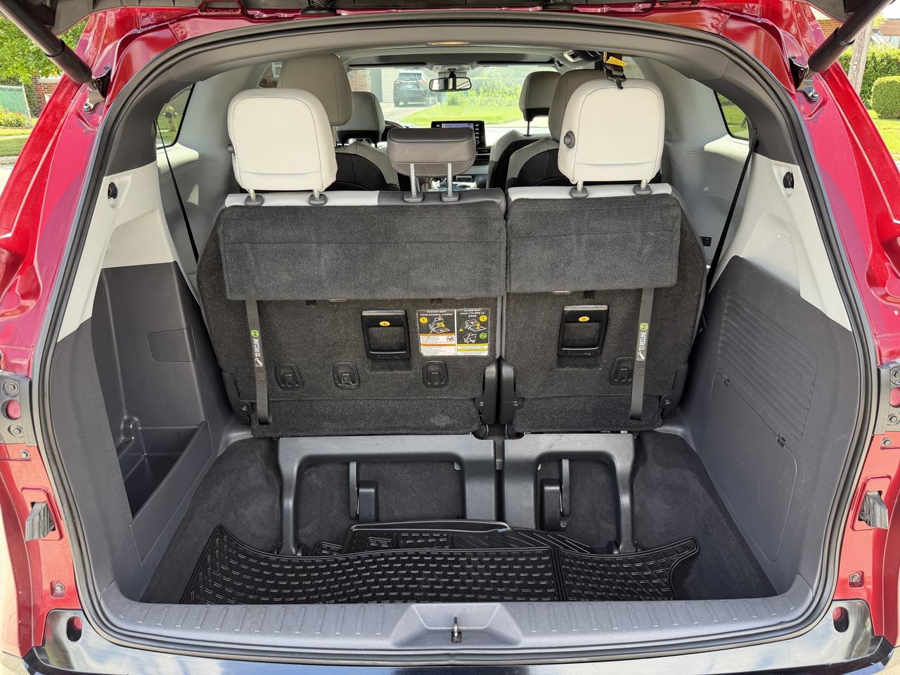 2022 Toyota Sienna XSE 7-Passenger FWD Photo