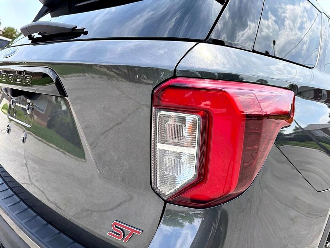 2020 Ford Explorer XLT 4WD Photo
