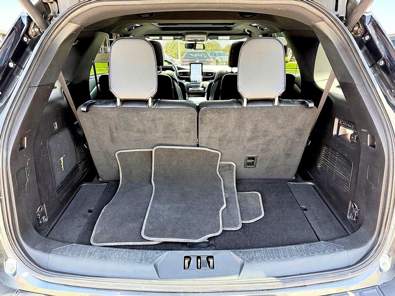 2020 Ford Explorer XLT 4WD Photo