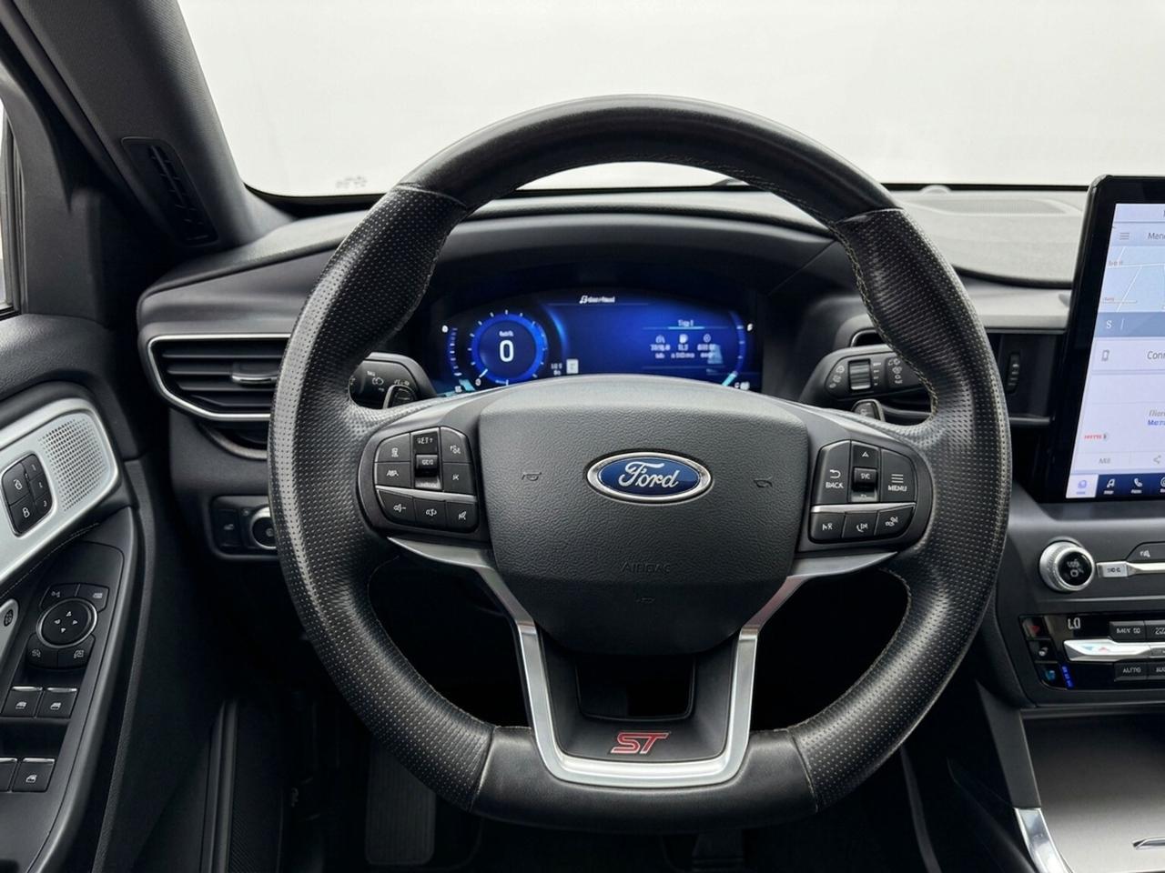 2020 Ford Explorer XLT 4WD Photo