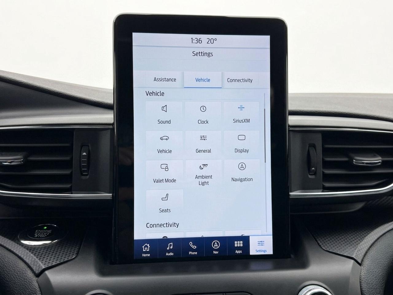 2020 Ford Explorer XLT 4WD Photo