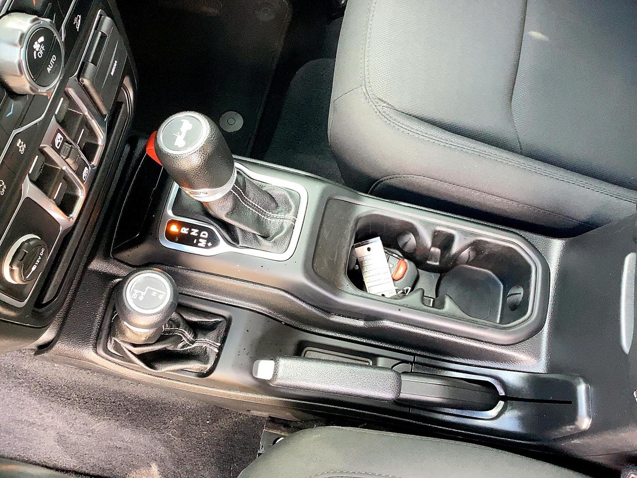 2021 Jeep Wrangler Sahara V6 | Skytop | Alpine | NAV | LED Pkg | 4X4 Photo