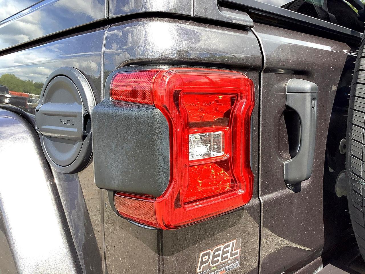 2021 Jeep Wrangler Sahara V6 | Skytop | Alpine | NAV | LED Pkg | 4X4 Photo