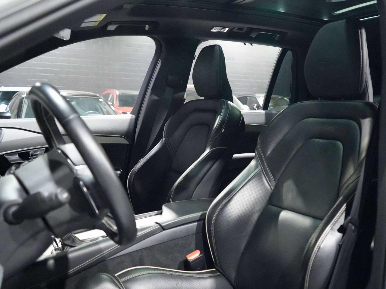 2019 Volvo XC90 R-Design|NO ACCIDENT|7SEATS|PANO|AUTO PARK Photo