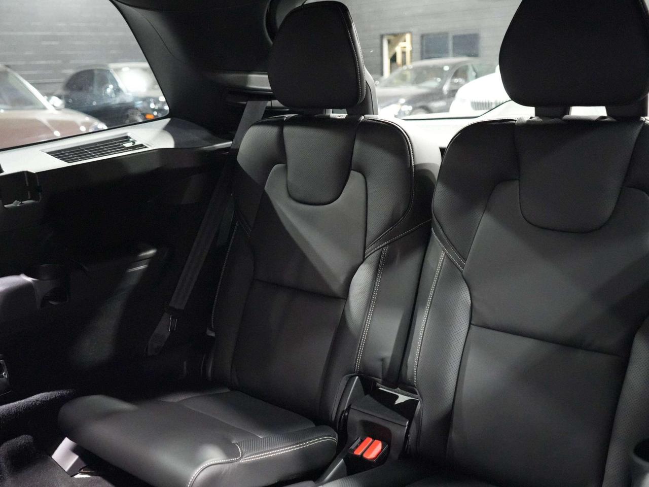 2019 Volvo XC90 R-Design|NO ACCIDENT|7SEATS|PANO|AUTO PARK Photo