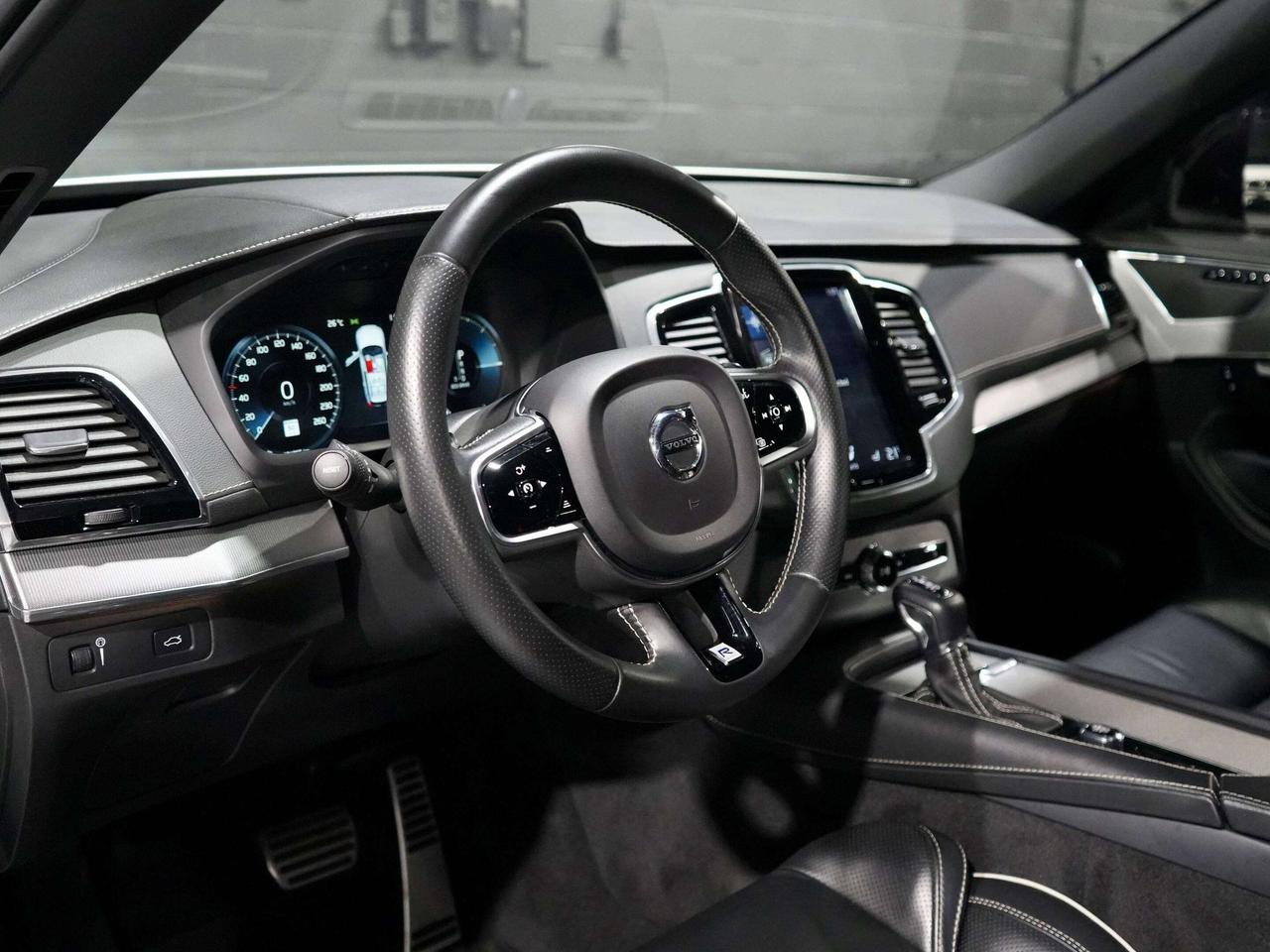 2019 Volvo XC90 R-Design|NO ACCIDENT|7SEATS|PANO|AUTO PARK Photo