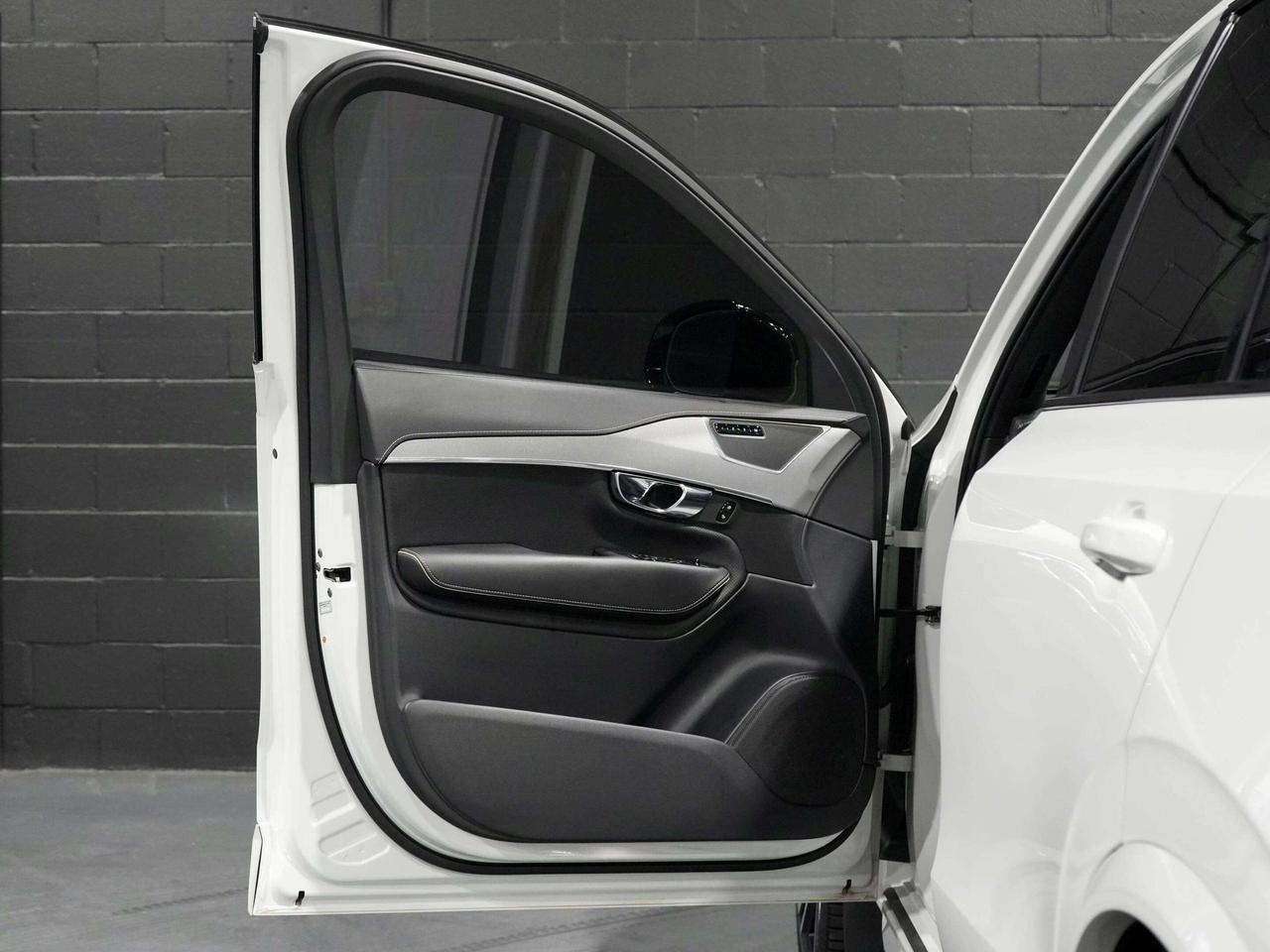 2019 Volvo XC90 R-Design|NO ACCIDENT|7SEATS|PANO|AUTO PARK Photo