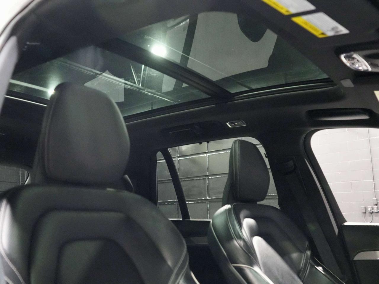 2019 Volvo XC90 R-Design|NO ACCIDENT|7SEATS|PANO|AUTO PARK Photo