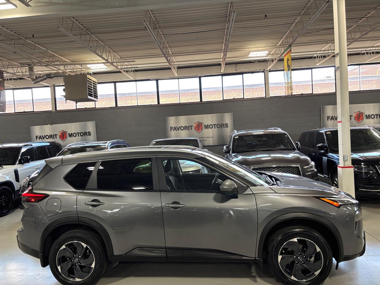 2024 Nissan Rogue SV AWD|MOONROOF|ALLOYS|BACKCAM|HEATEDSEATS|+++ Photo2