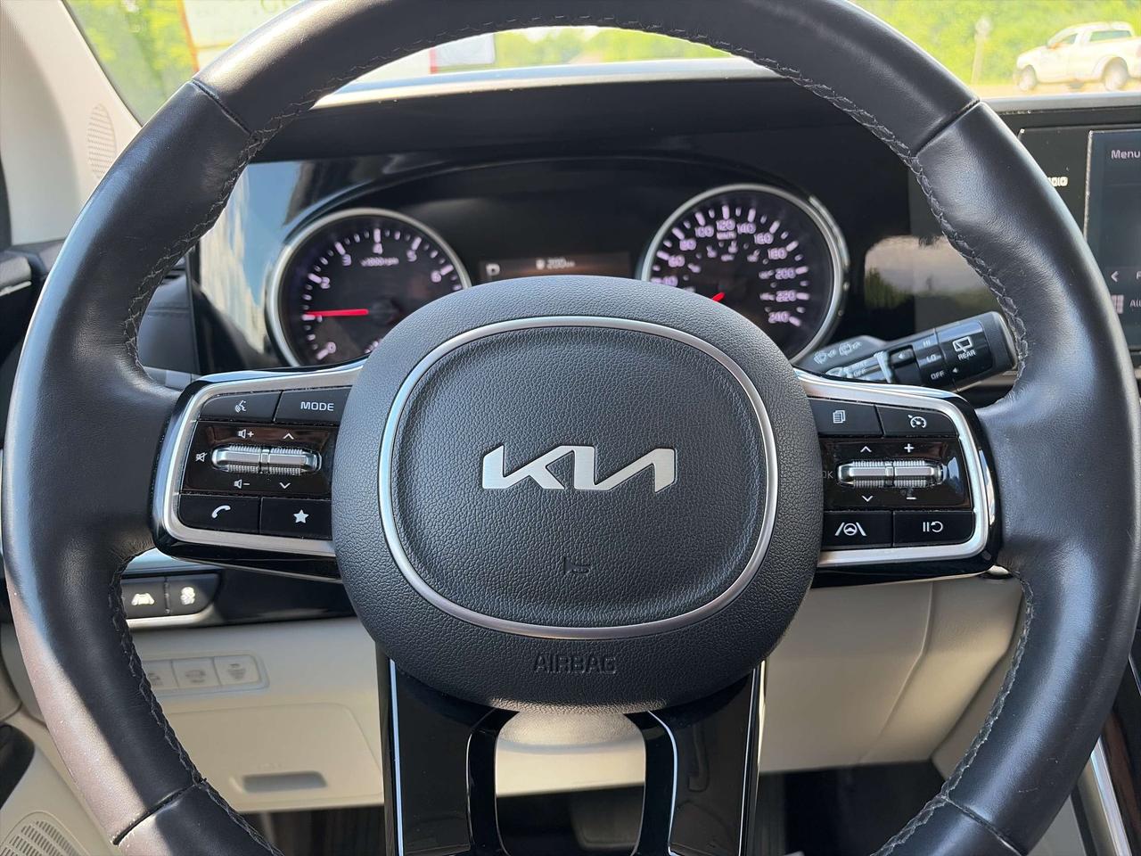 2024 Kia Carnival LX, CLEAN CARFAX, POWER SLIDING DOORS, 8 PASSENGER - Photo #15