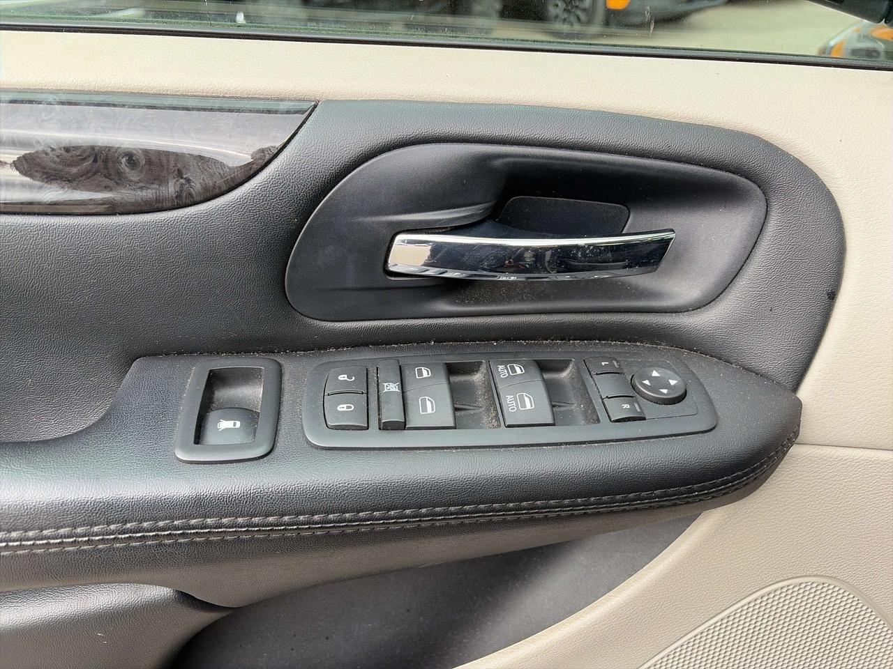 2016 Dodge Grand Caravan CVP, WHEEL CHAIR VAN, SIDE LOAD, DRIVER ACCESSIBLE - Photo #16