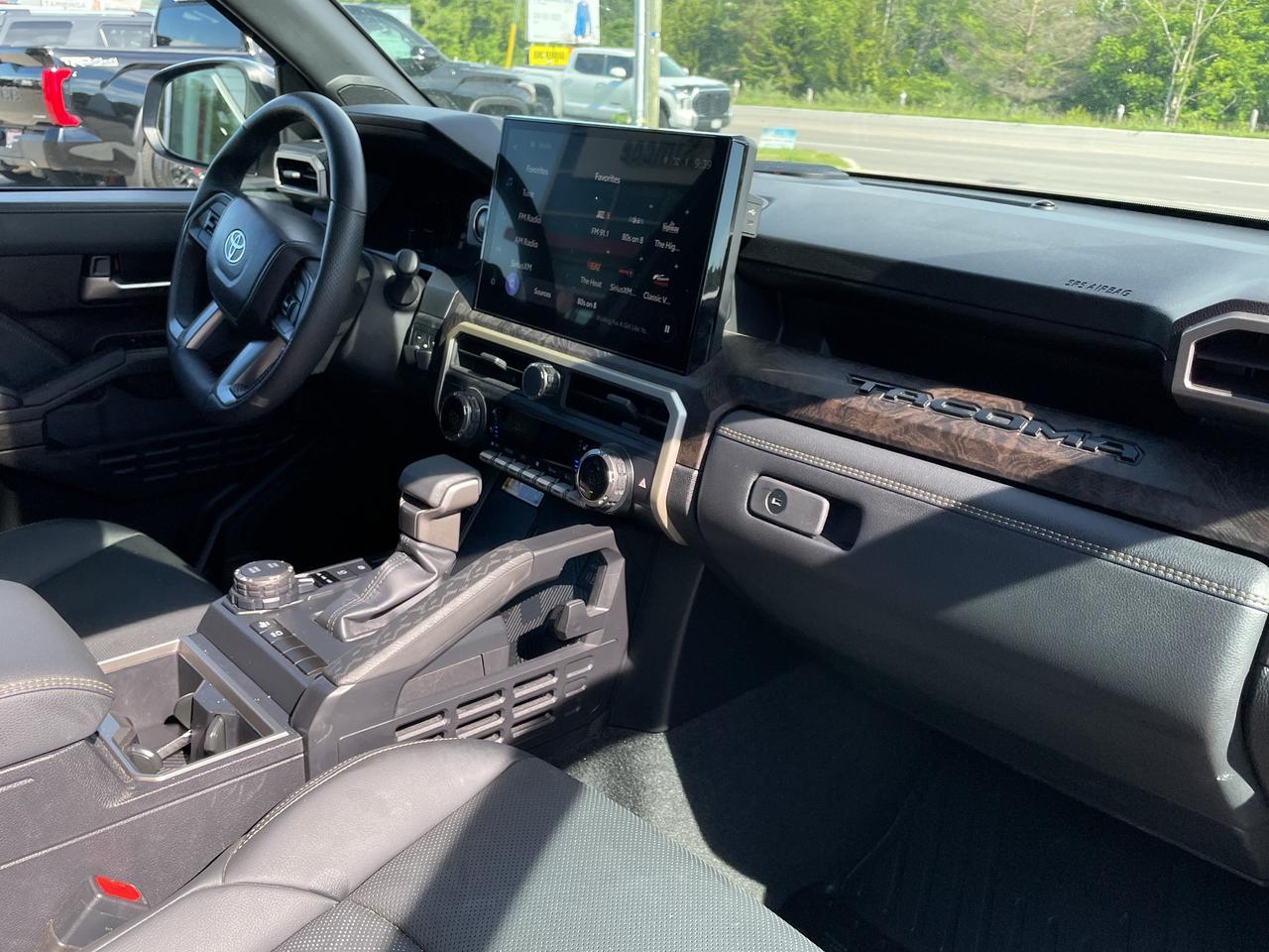 2024 Toyota Tacoma Hybrid Limited Photo