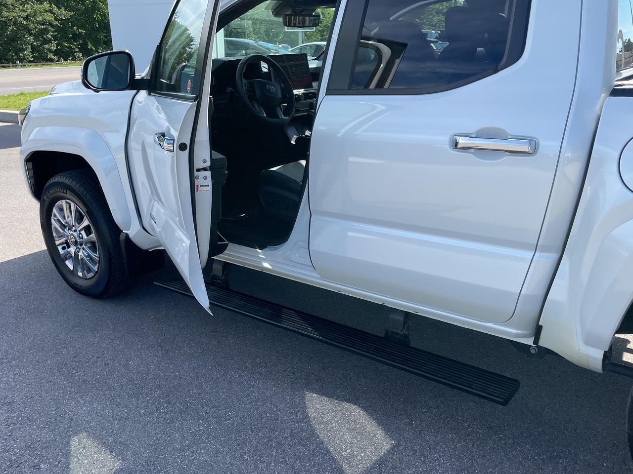 2024 Toyota Tacoma Hybrid Limited Photo
