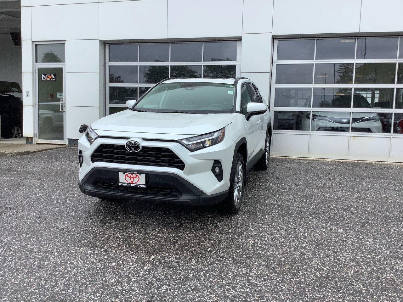 2025 Toyota RAV4 XLE Photo0