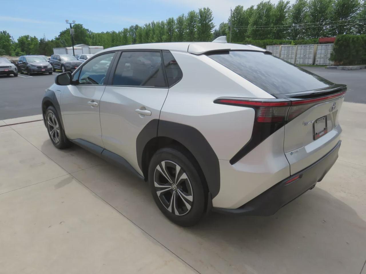 2023 Toyota bZ4X L Photo