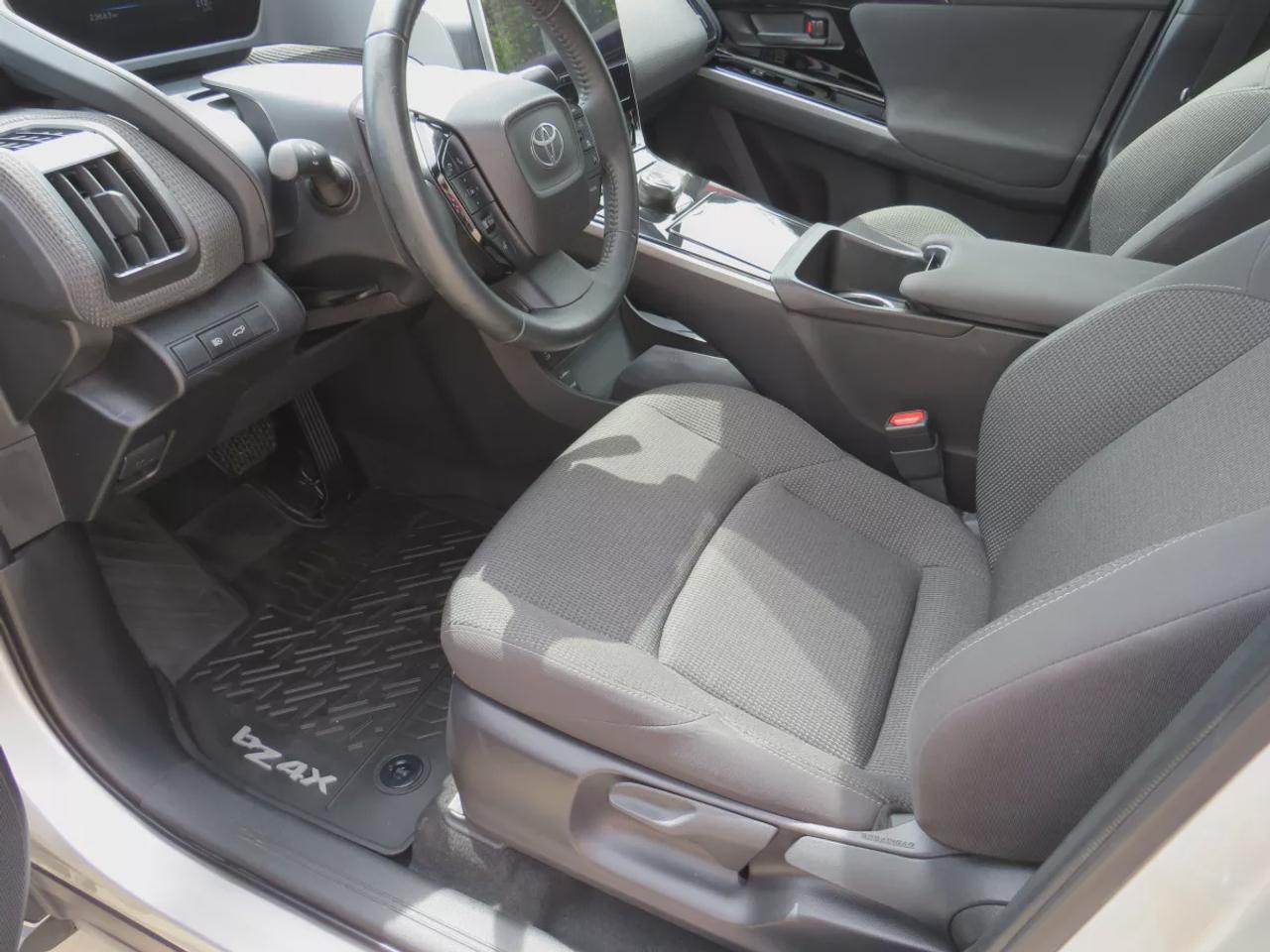 2023 Toyota bZ4X L Photo