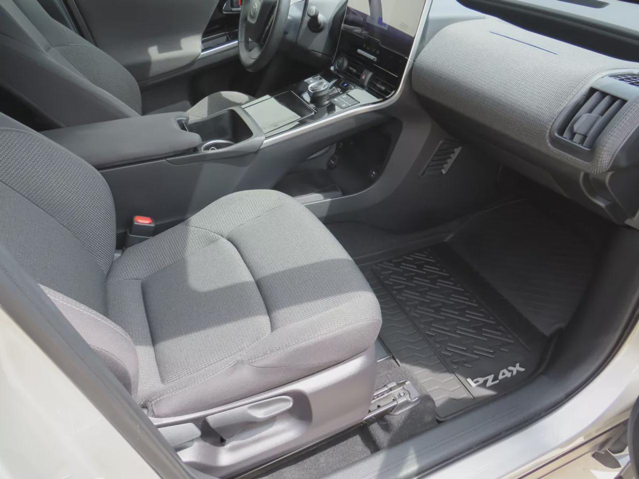 2023 Toyota bZ4X L Photo