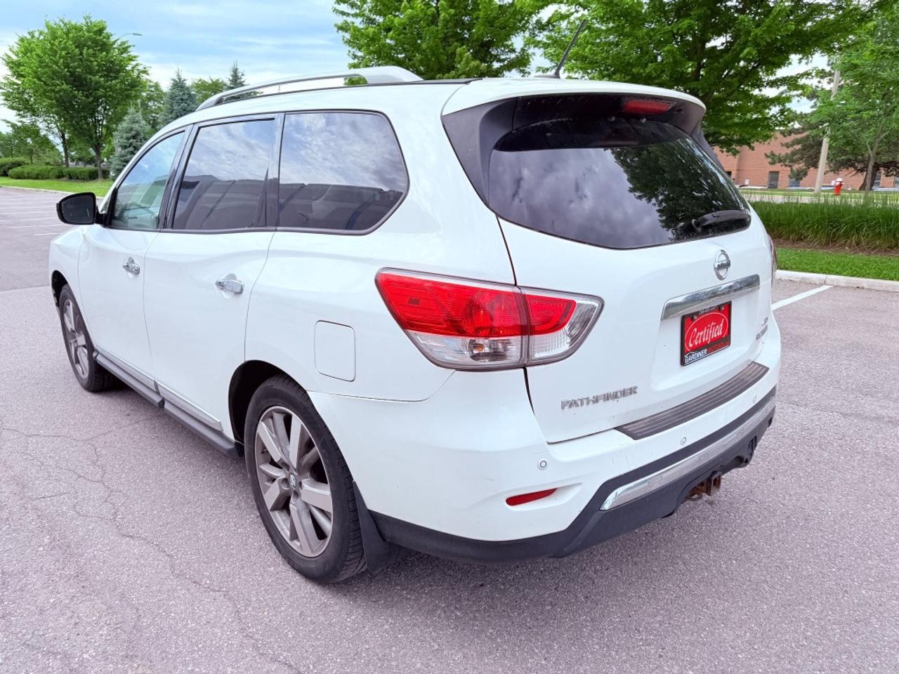 2014 Nissan Pathfinder S 4dr Front-wheel Drive CVT Photo