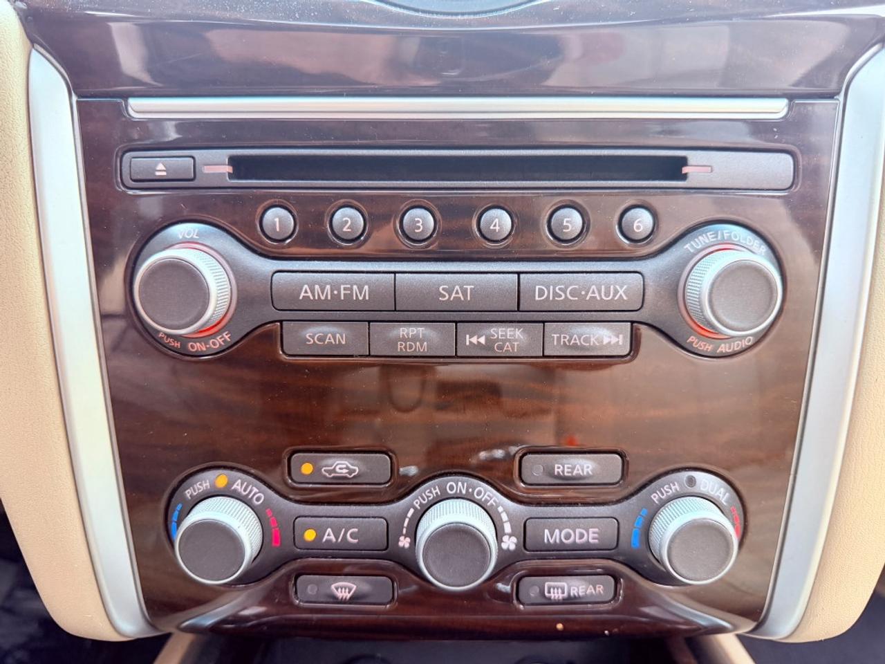 2014 Nissan Pathfinder S 4dr Front-wheel Drive CVT Photo