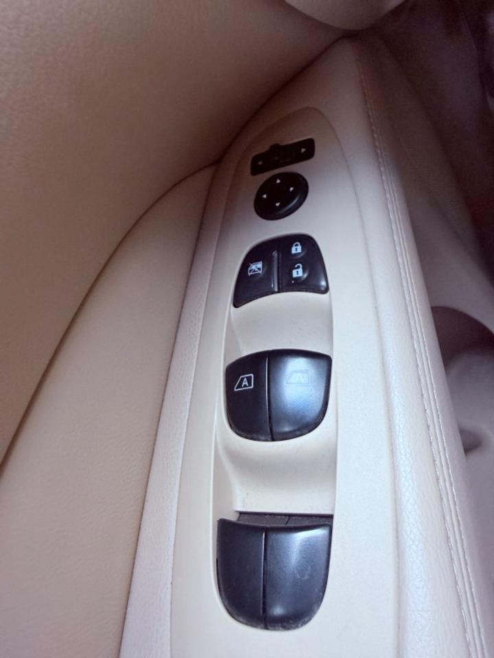 2014 Nissan Pathfinder S 4dr Front-wheel Drive CVT Photo