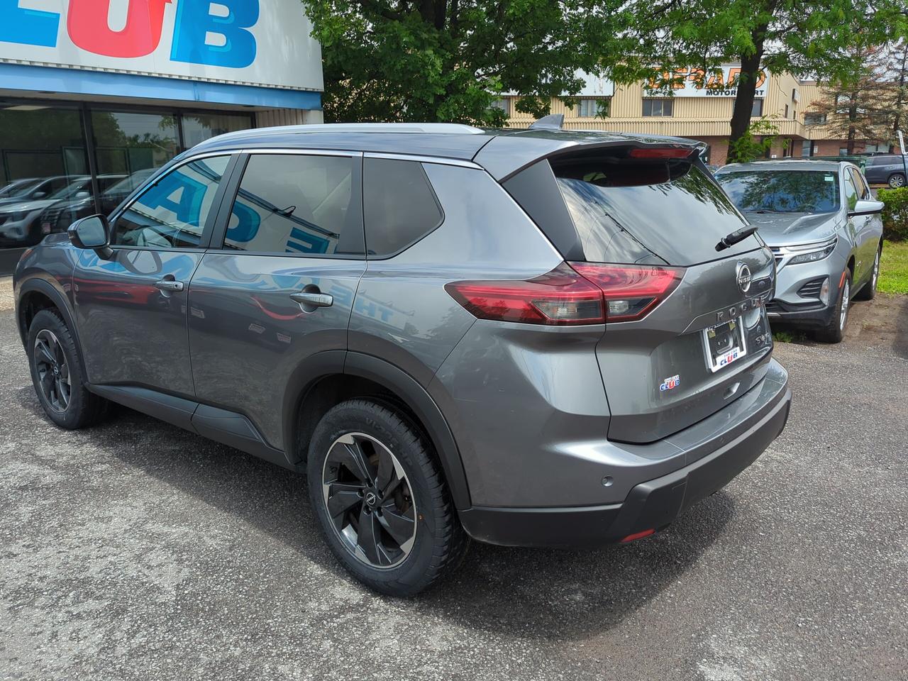 2024 Nissan Rogue SV MOONROOF