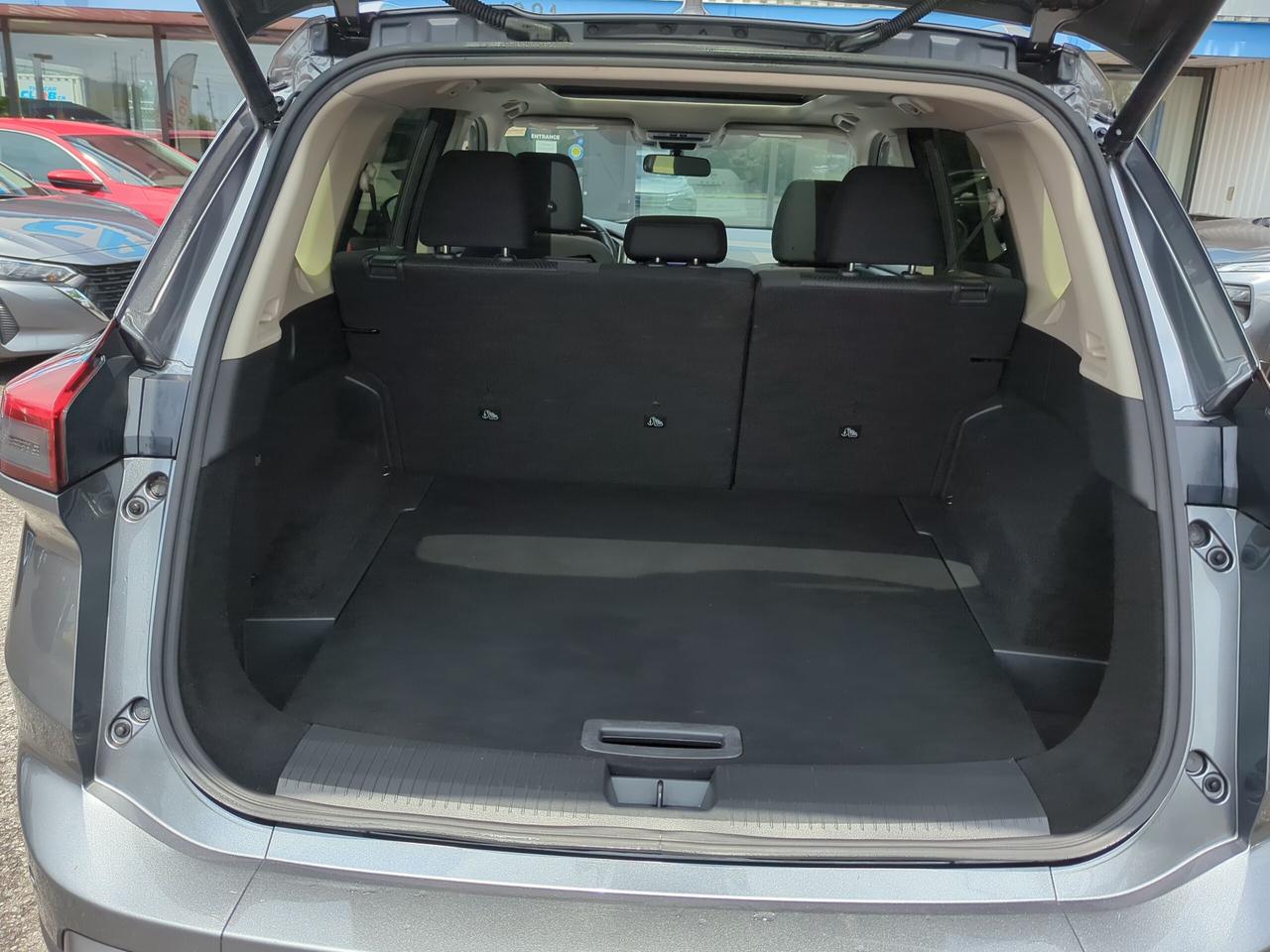 2024 Nissan Rogue SV MOONROOF Photo