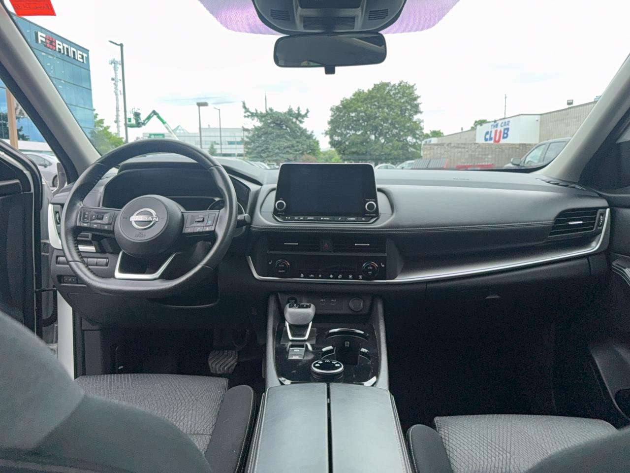 2024 Nissan Rogue SV MOONROOF