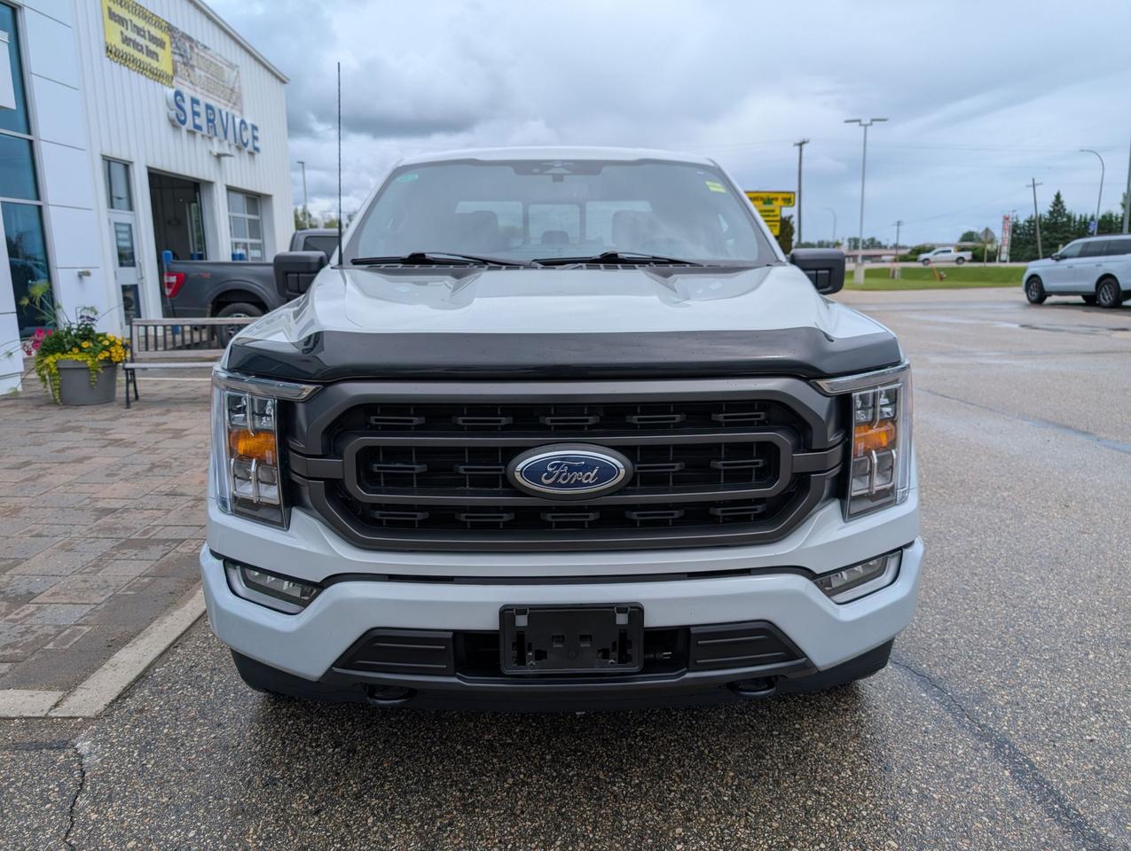 2023 Ford F-150 XLT Photo2
