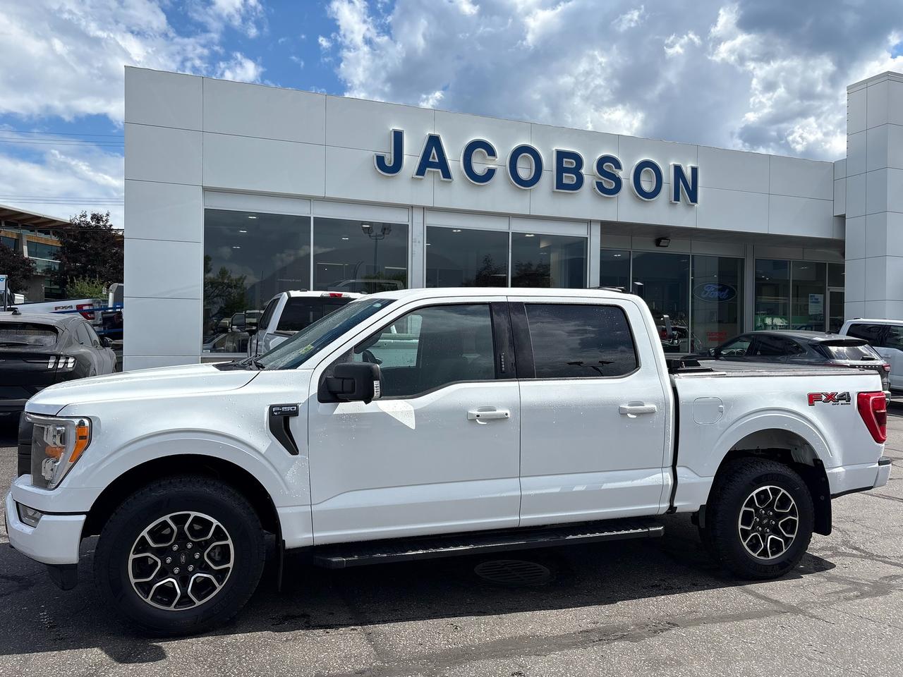 2022 Ford F-150 XLT Photo1