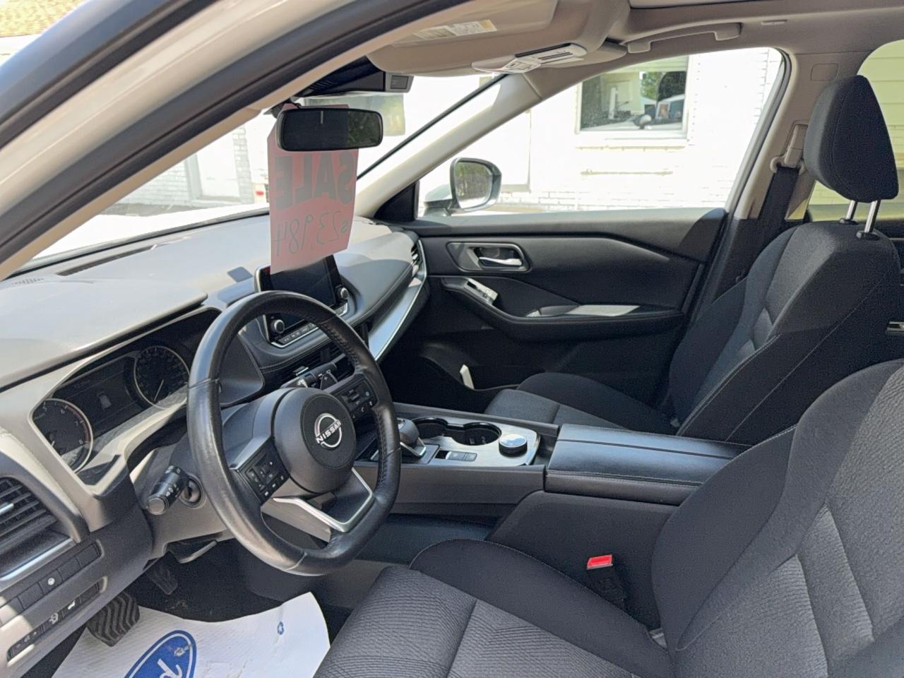 2024 Nissan Rogue SV MOONROOF - AWD - HEATED SEATS - HEATED WHEEL Photo