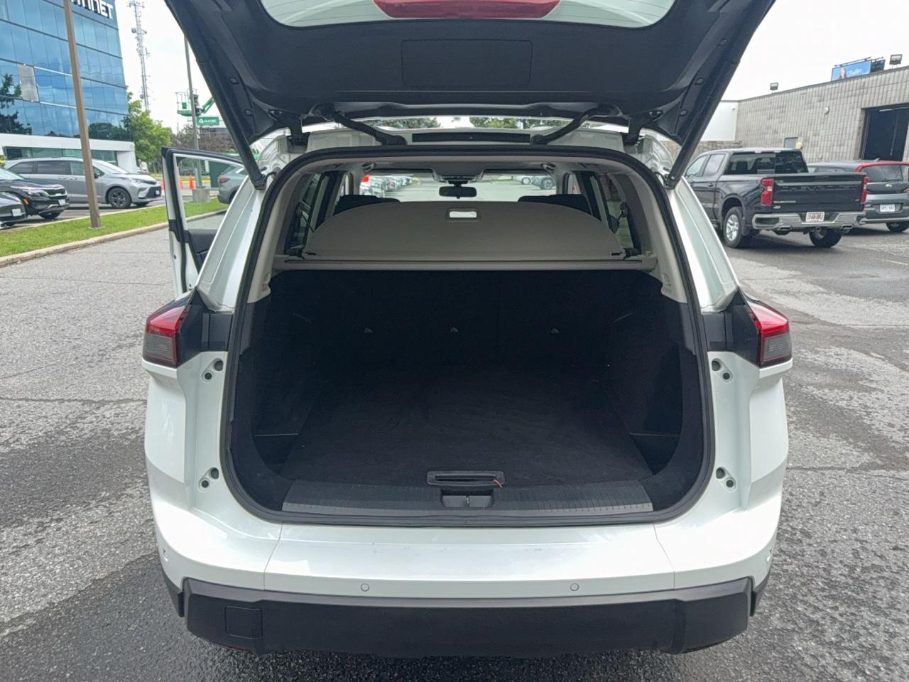 2024 Nissan Rogue SV MOONROOF