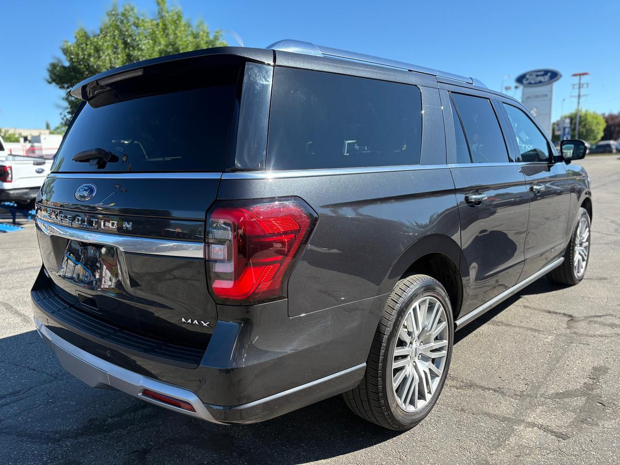 2023 Ford Expedition Platinum Max Photo4