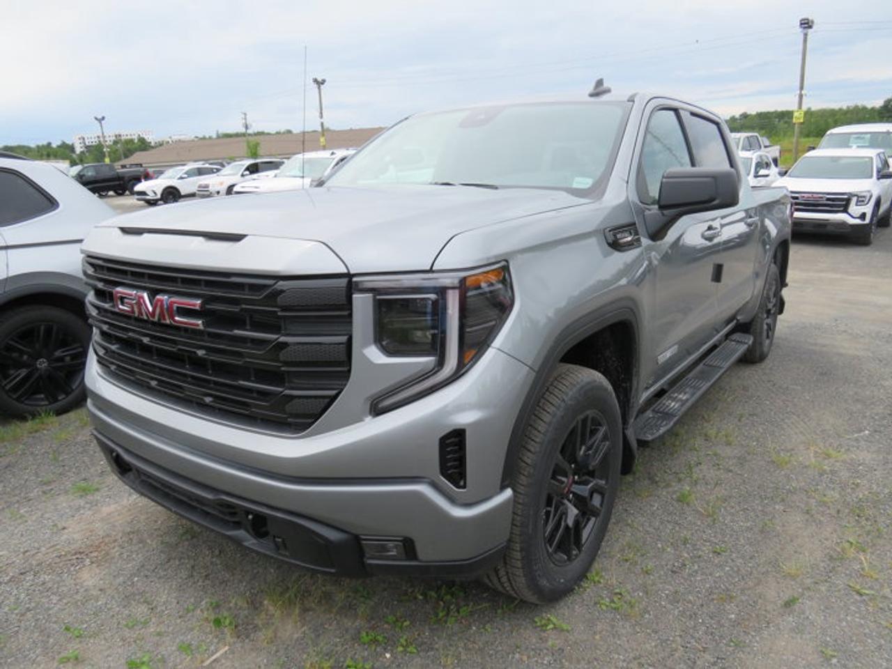 4WD Crew Cab 147 Elevation, 10-Speed Automatic, Turbocharged Diesel I6 3.0L/183