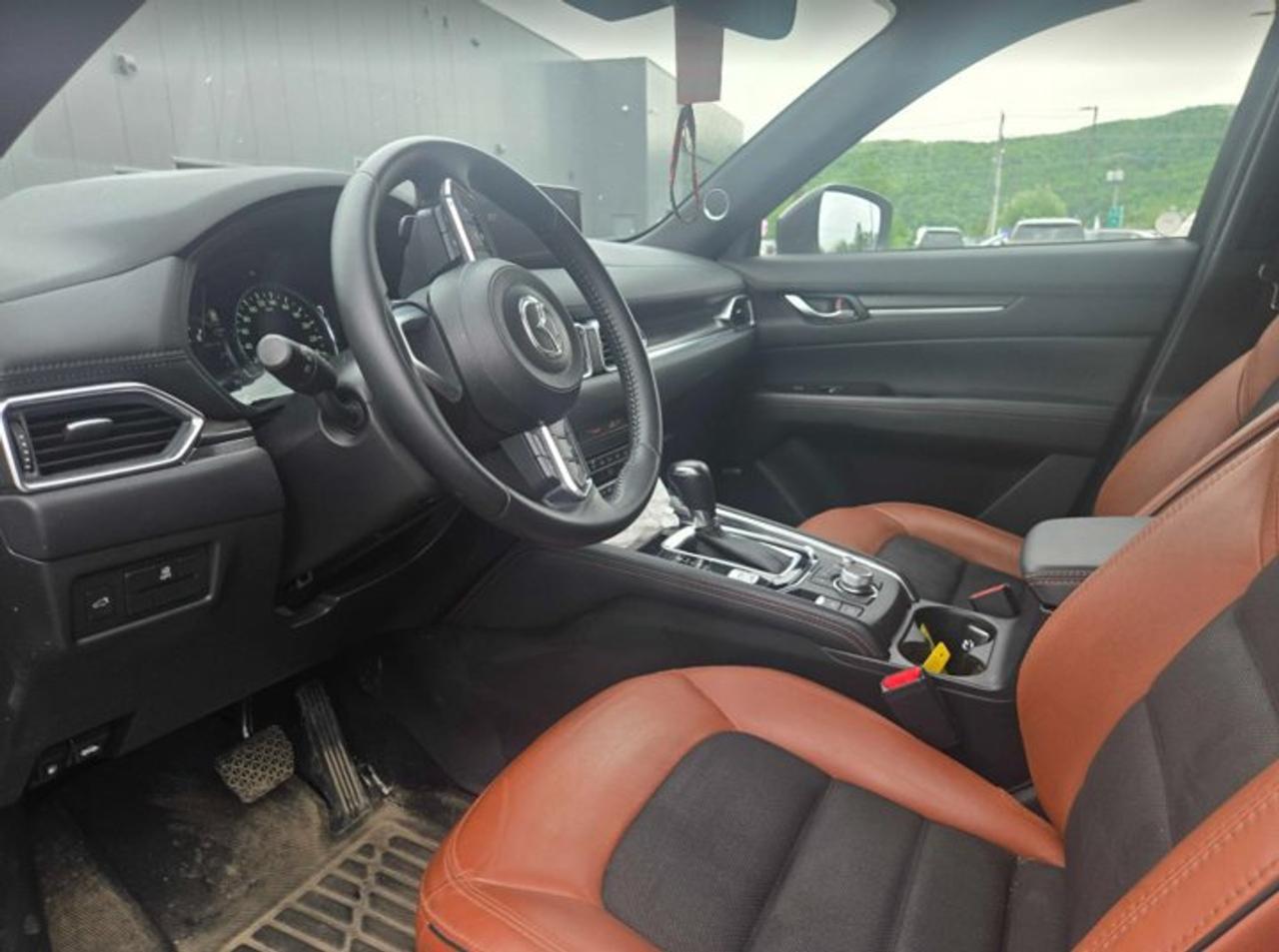 2024 Mazda CX-5 Suna AWD | Turbo | Leather | Sunroof | HUD | Cooled + Heated Seats | Bose | Nav | and More ! Photo2