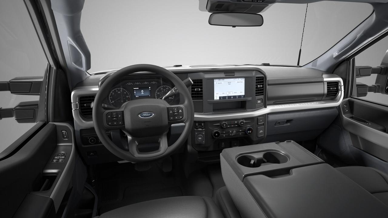 2026 Ford Super Duty F-350 XLT Photo