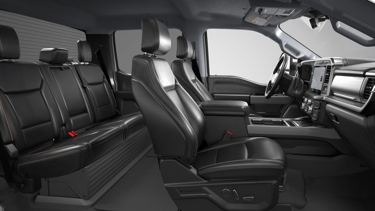2026 Ford Super Duty F-250 LARIAT Photo