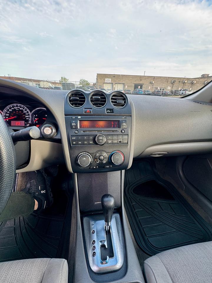 2012 Nissan Altima 4dr Sdn I4 Man 2.5 S Photo4